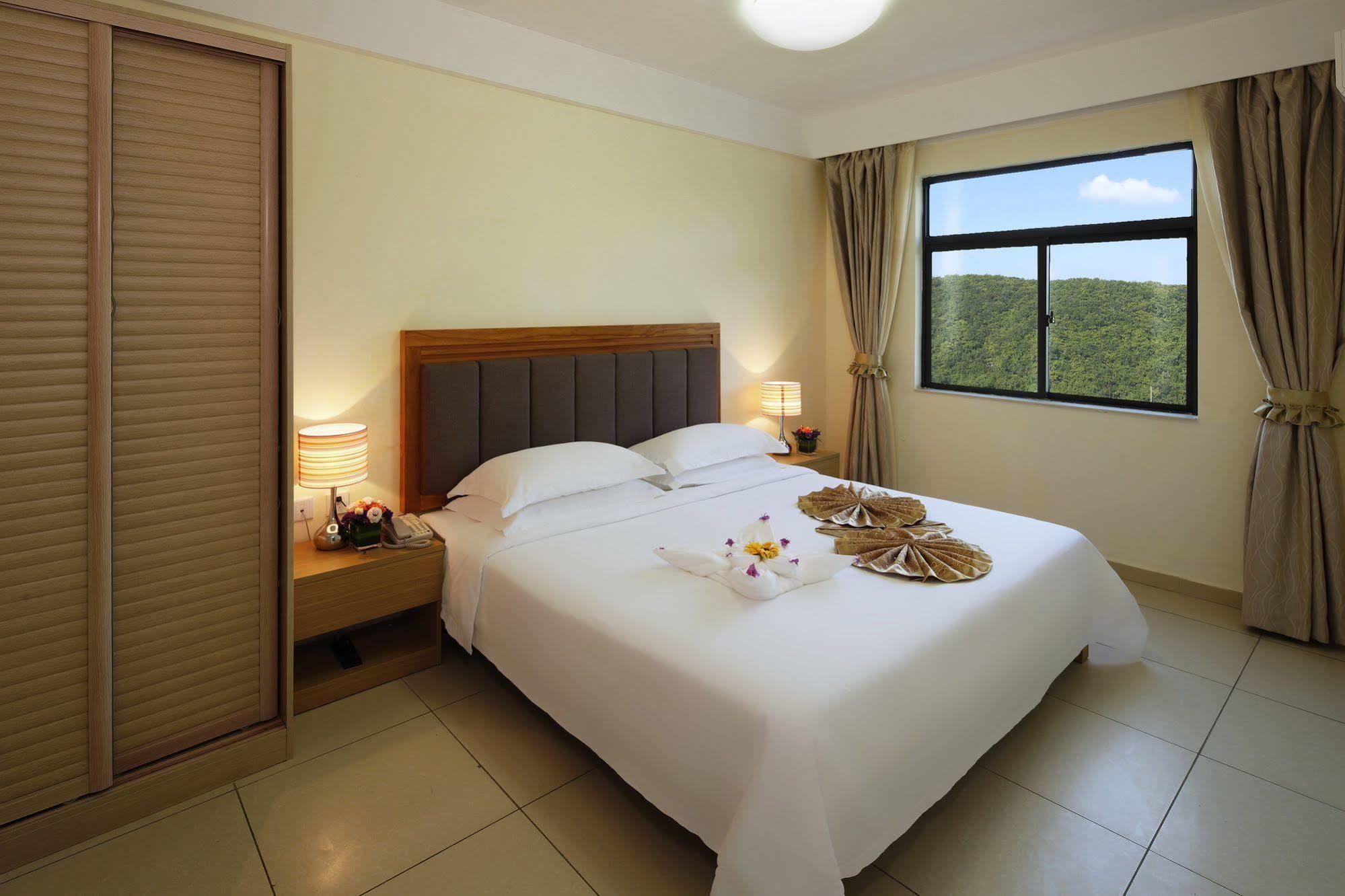 Gentle Grown Sanya Seashore Hotel Экстерьер фото
